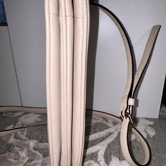 Euc Kate Spade Madelyn leather crossbody - Picture 6 of 9